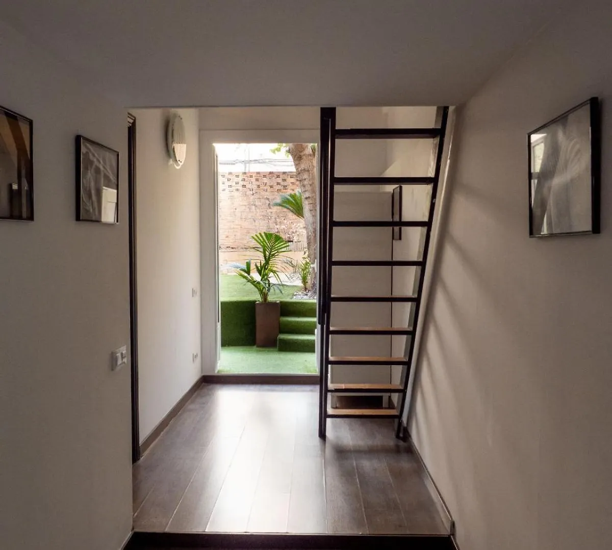Casa Gracia Con Jardin Apartment Barcelona Spain