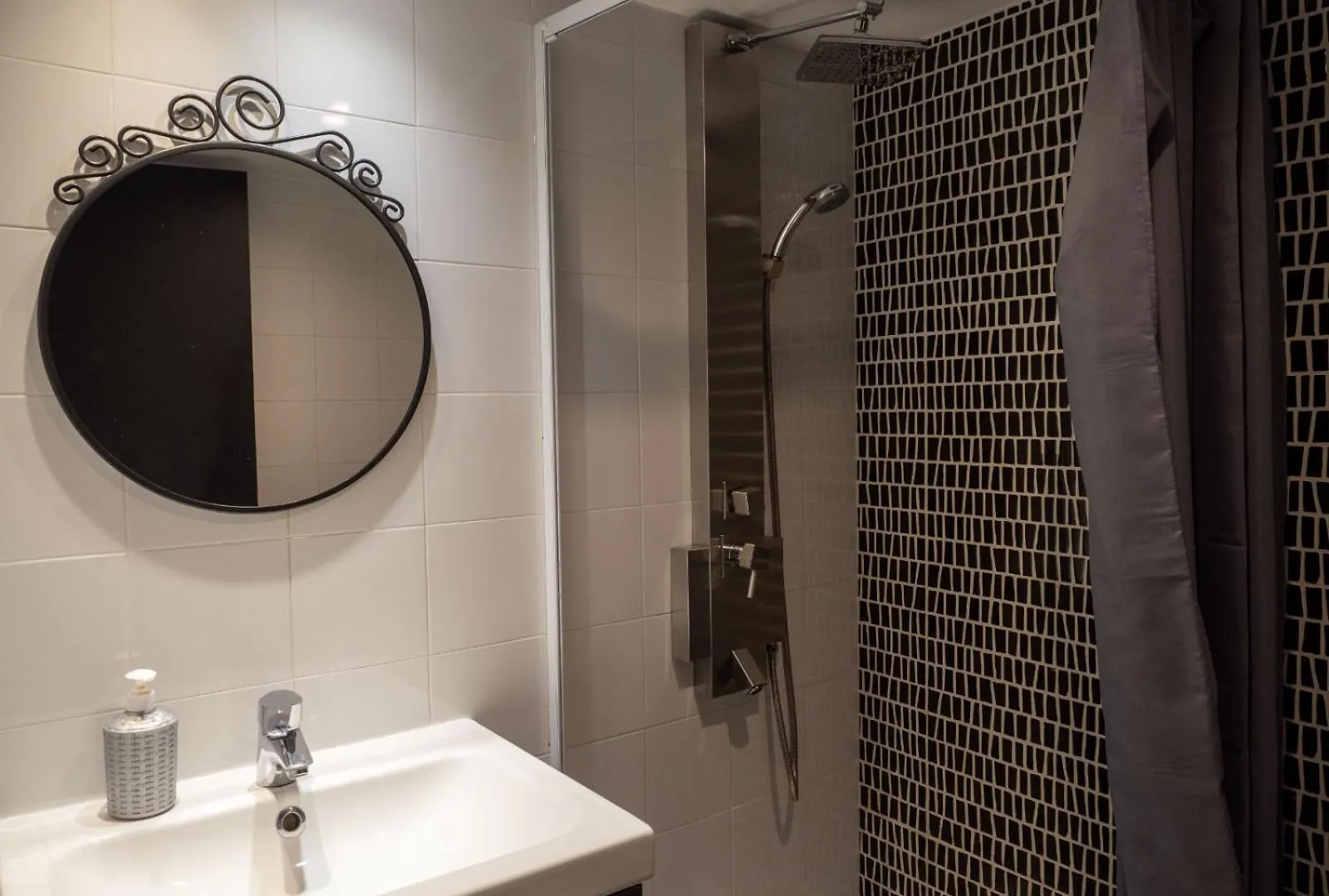 Casa Gracia Con Jardin Apartment Barcelona